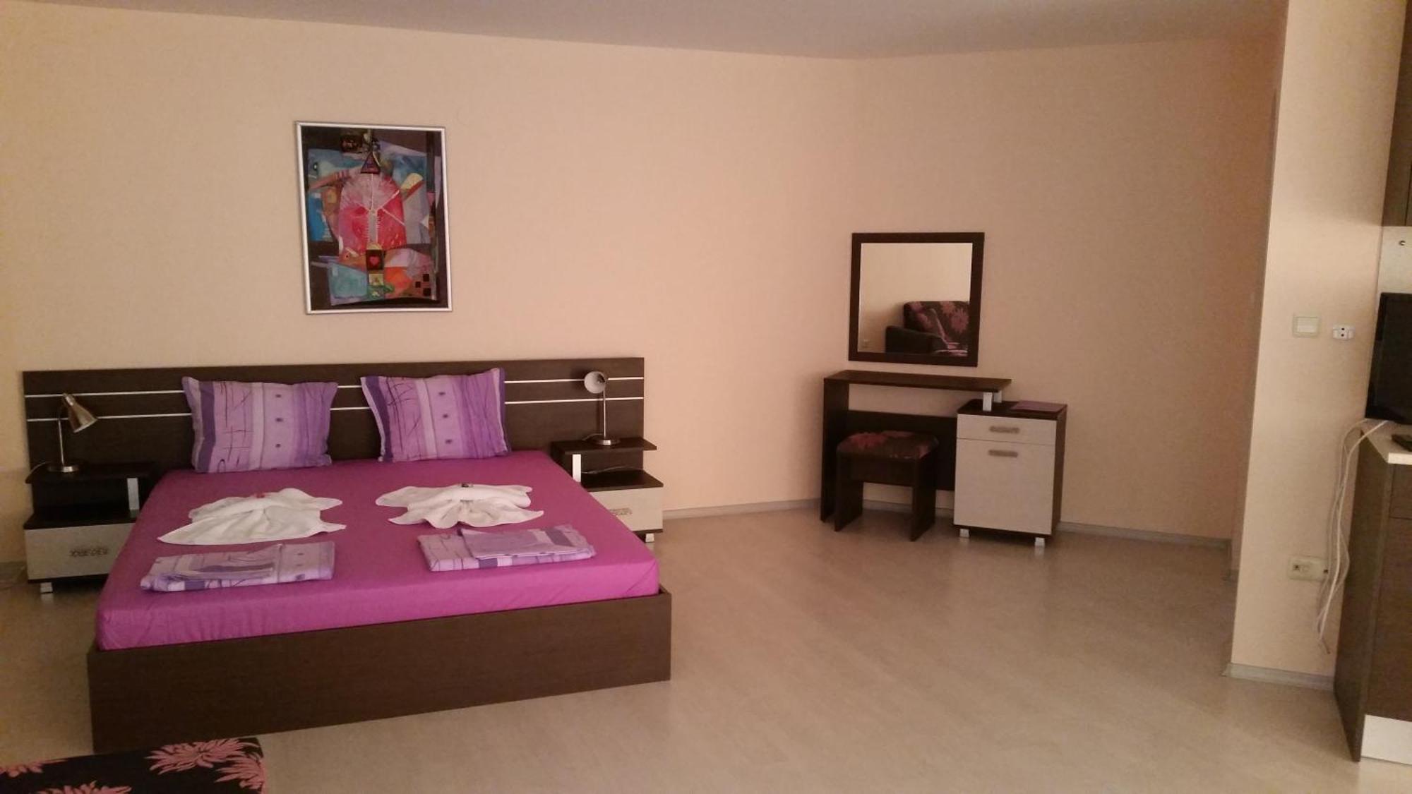 Rose Garden Omax Apartments Sunny Beach Oda fotoğraf